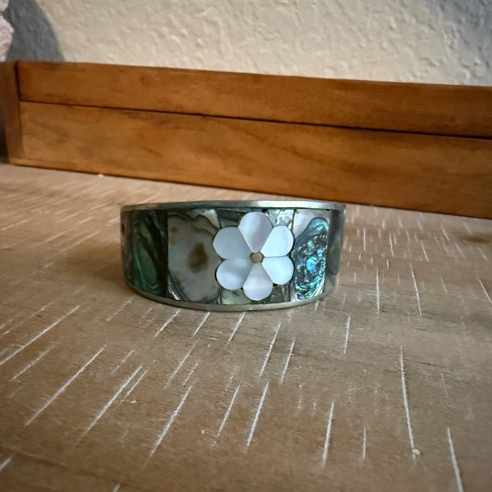 Floral Abalone Shell Bracelet